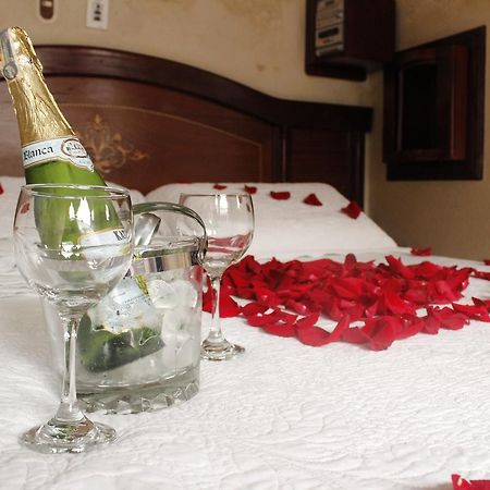 بوغوتا Motel Piramides De Cristal المظهر الخارجي الصورة