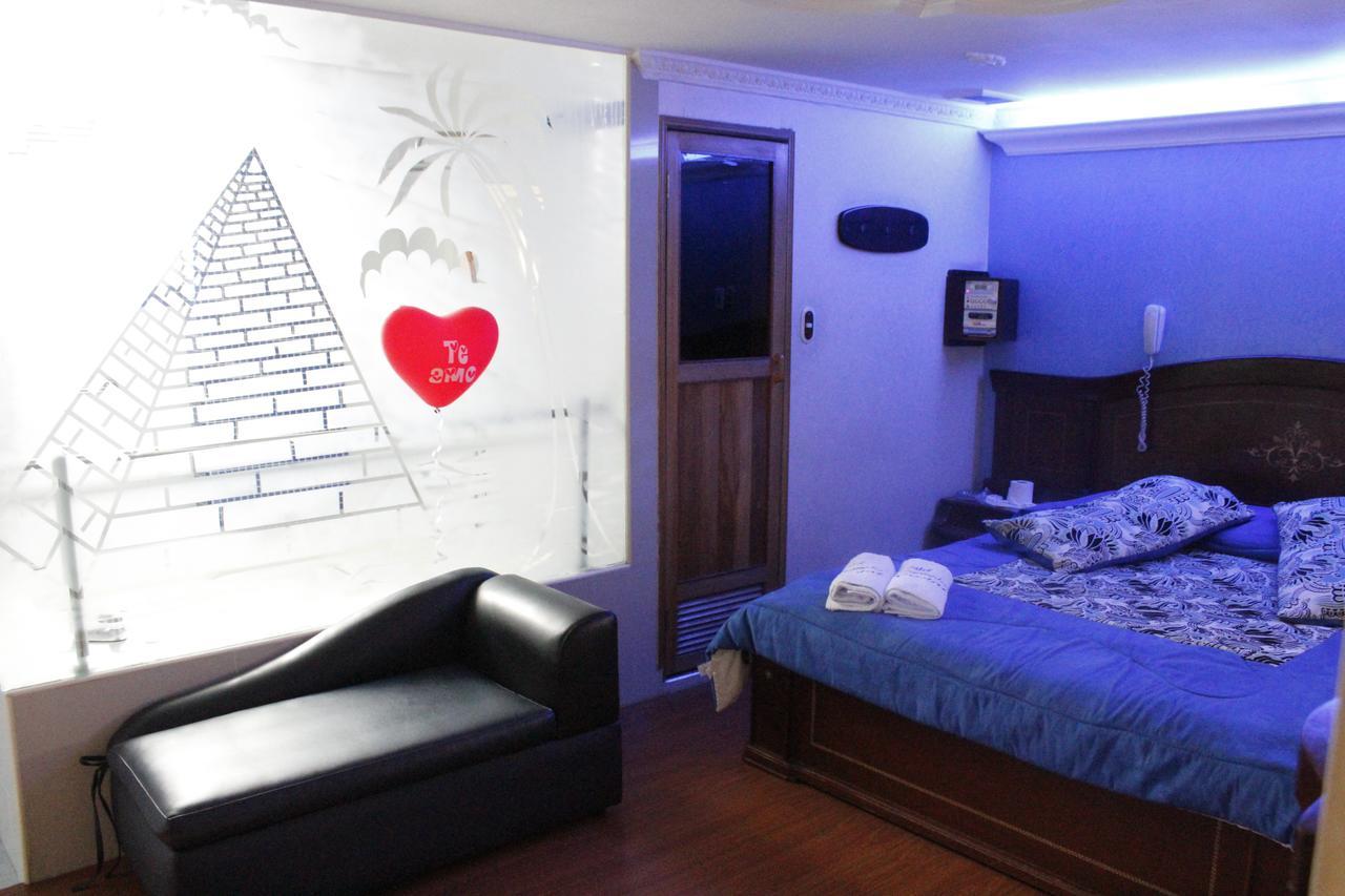 بوغوتا Motel Piramides De Cristal المظهر الخارجي الصورة
