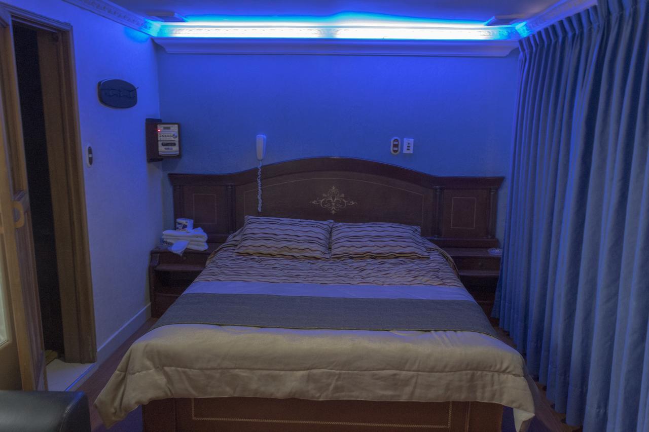 بوغوتا Motel Piramides De Cristal المظهر الخارجي الصورة